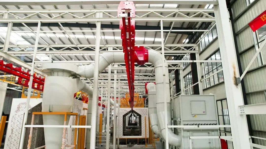 投資3000多萬(wàn)元！這家企業(yè)安裝當(dāng)?shù)厥讞l全自動(dòng)智能化噴粉線
