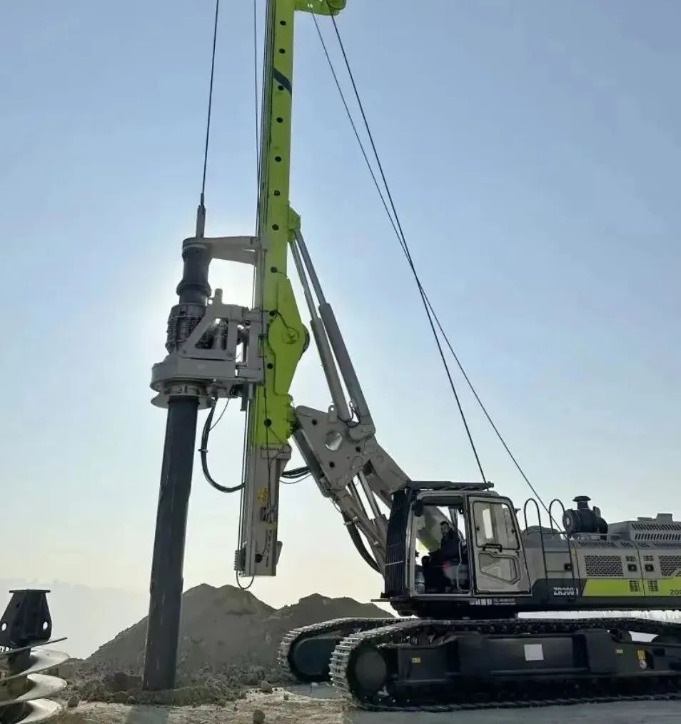 這家用粉企業(yè)探討“工程機(jī)械鉆桿與桅桿共線噴粉實(shí)施方案”