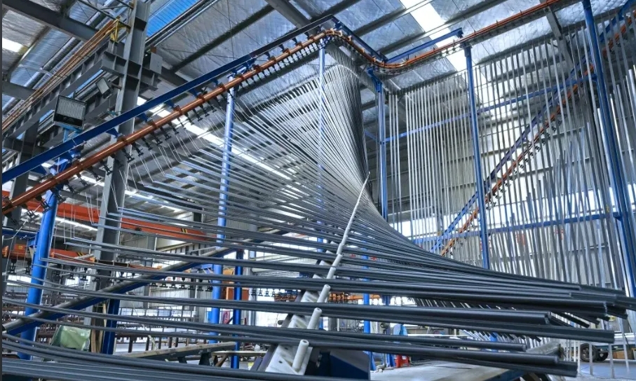 國(guó)內(nèi)首條三噴二烤立式噴涂線投產(chǎn)！