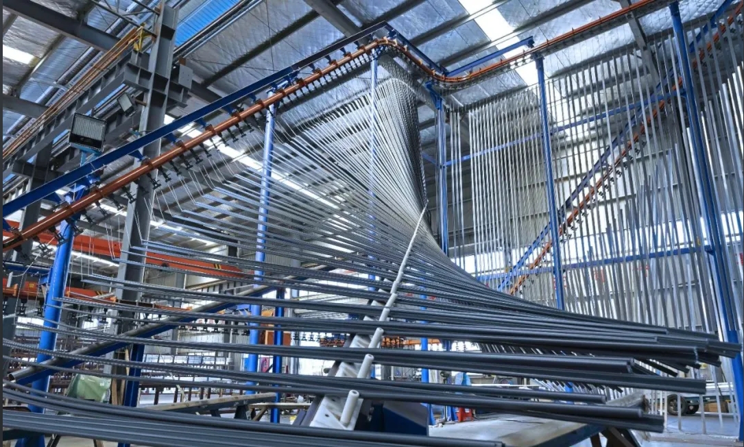 投資6.4億元！購(gòu)置40臺(tái)自動(dòng)化立式噴涂線等設(shè)備，“鋁材之鄉(xiāng)”抱團(tuán)升級(jí)改造！